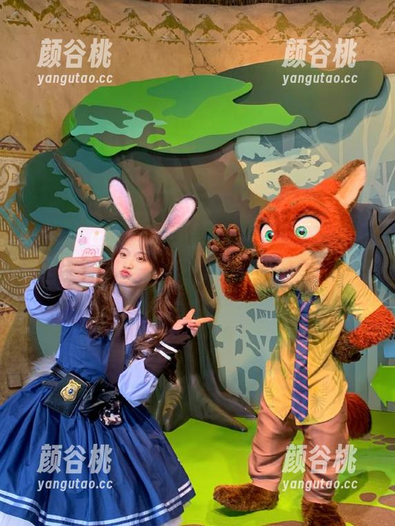 Kitkat Cosplay黑丝写真：在充满幻想的图册中绽放的独特魅力.txt